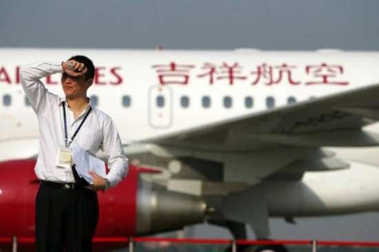 8.视障法律人代理《残疾人航空运输管理办法》第一案.jpg 图为:吉祥航空的代表对于原告要求的公开道歉表示有些为难,称会与上级沟通。